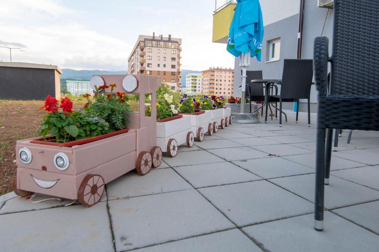 Athena Apartman Lukavica Exteriör bild